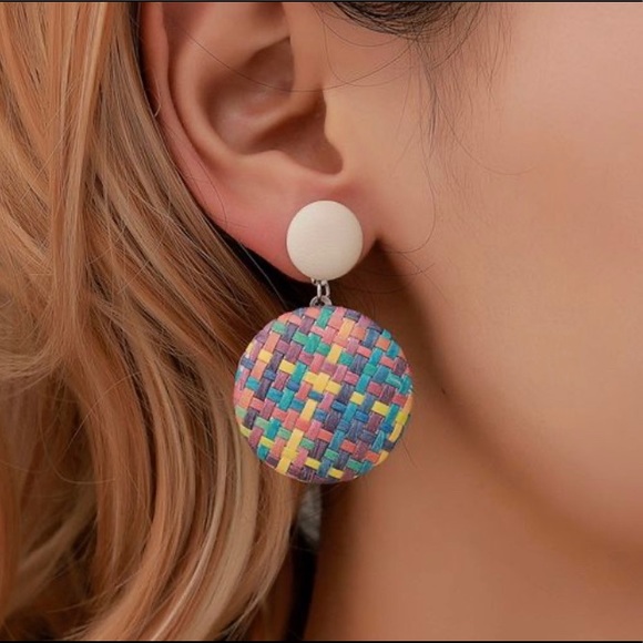 Woven Button Earrings - Picture 7 of 10